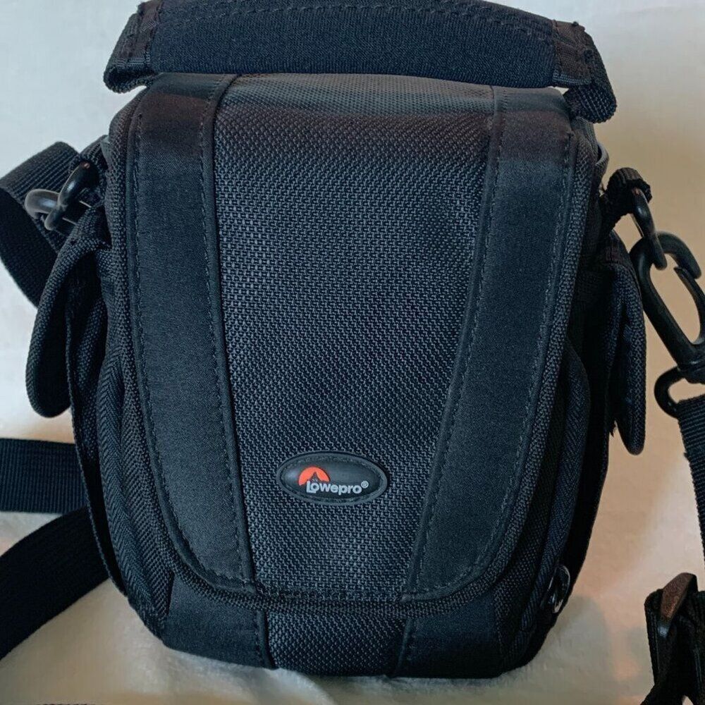 Lowepro Case Edit 100 Black Shoulder StrapsCarrying Camera Camcorder E20